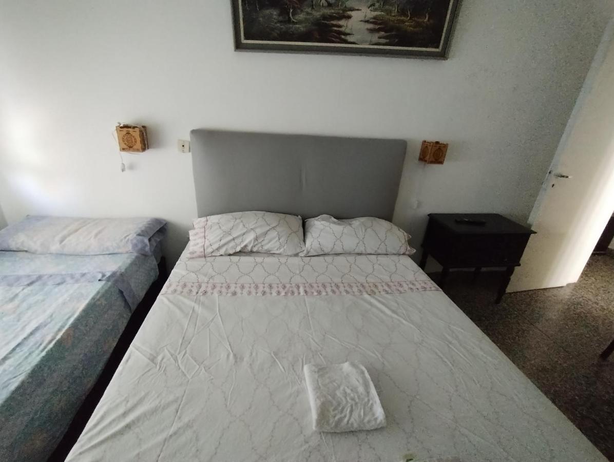 Hotel Eden Bahia Blanca Bagian luar foto